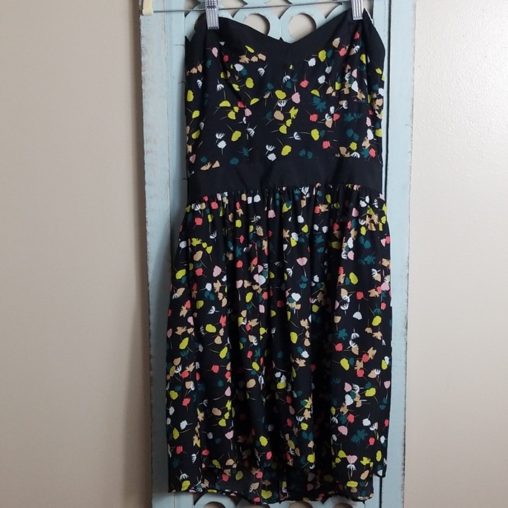 💥SALE!💥Floral Halter with Diamond Back Cut-out